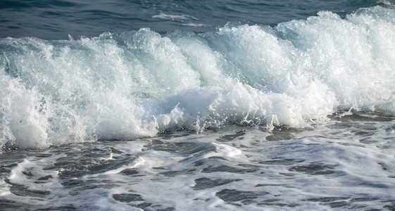 海波浪泡沫图片