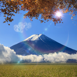 神圣的富士山在日本背景图像