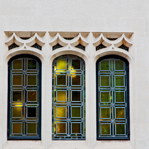 在英国伦敦旧扇窗户砖和玻璃墙