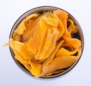 芒果干碗或芒果干的切片
