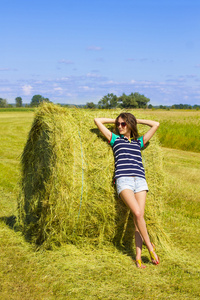 oquettegirlonthesunnyfield.