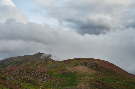 云在山