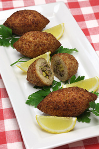 自制的 kibbeh，中东食物