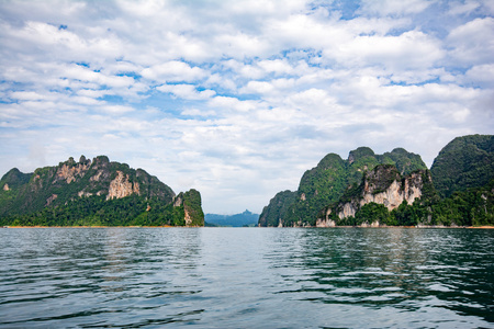 美丽的蓝色海洋，蓝蓝的天空