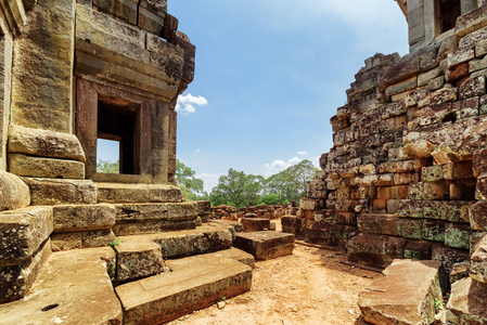古吴哥寺塔科寺遗址收获柬埔寨