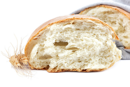 在白色背景上的新鲜面包