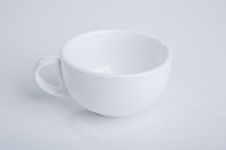 空白色茶杯