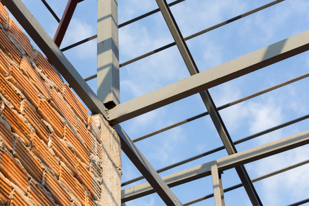 钢箱梁屋顶桁架住宅建筑施工照片