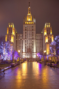 斯大林在 Kudrinskaya 广场上的摩天大楼