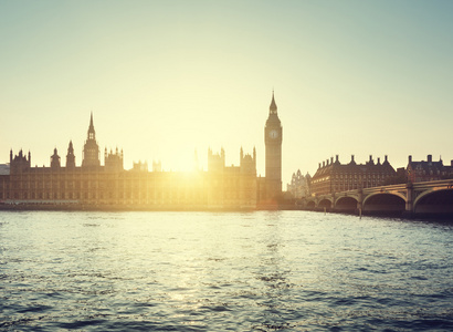 大本钟和伦敦西敏寺在日落时分，伦敦，英国