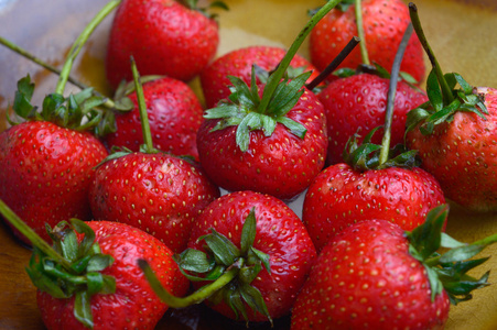 新鲜成熟完美草莓