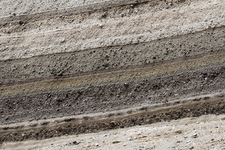 积沙岩石层照片