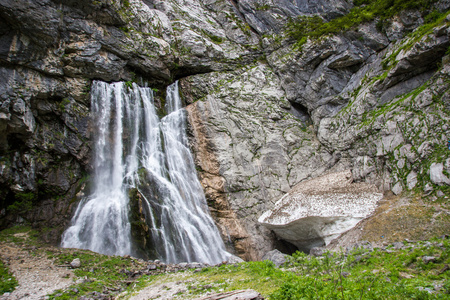 阿布哈兹，一个美丽的 Gegsky 瀑布
