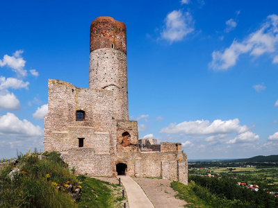 一座中世纪城堡的废墟