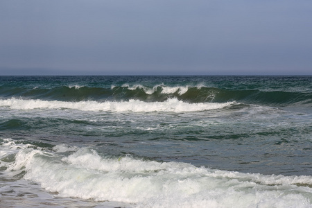 黑海海岸与波