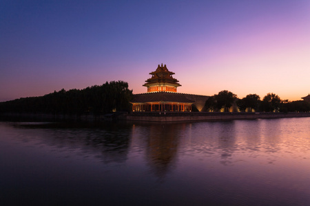 中国北京,在晚上的炮塔照片