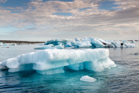 Jokulsarlon 在冰岛泻湖与冰山