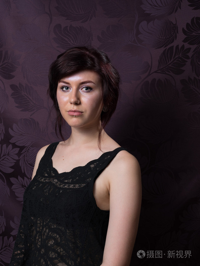 美丽的年轻的美国的白种人的女性的画像