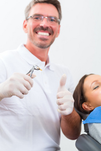 牙科医生牙科治疗的患者