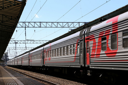 在莫斯科客运平台 (白俄罗斯火车站) 的火车是九个主要铁路车站在