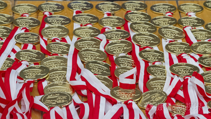 很多的奖牌-许多奖品等待获奖者