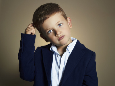 时尚 boy.stylish 小孩子穿西装。时尚 children.business 男孩