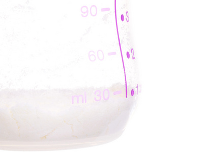 奶粉牛奶瓶与测量分离和提纯中的特写