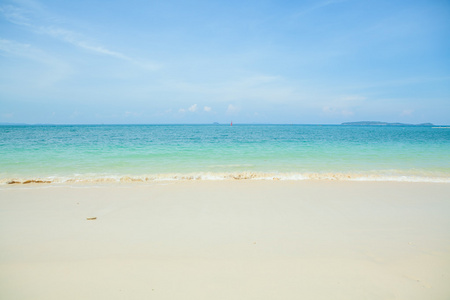 美丽的大海和沙滩图片