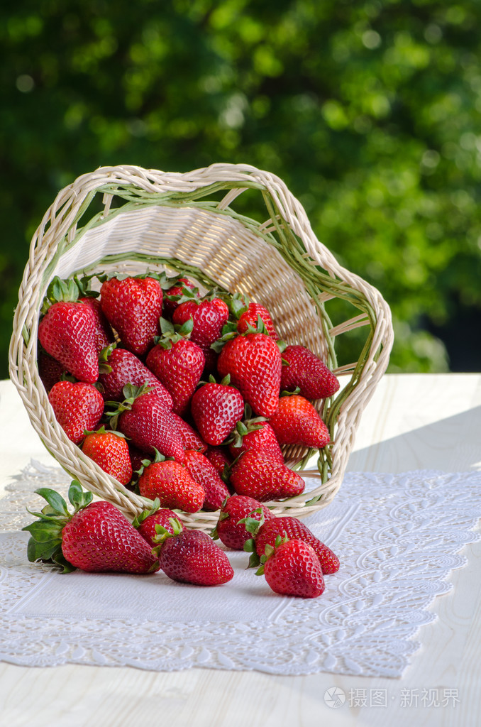 草莓草莓在篮子里
