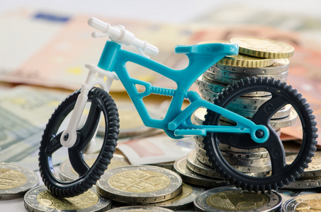 自行车 硬币和纸币