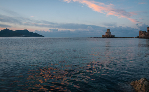 海景和迈索尼堡垒的废墟