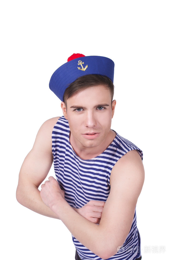 年轻英俊的水手在白色背景上孤立