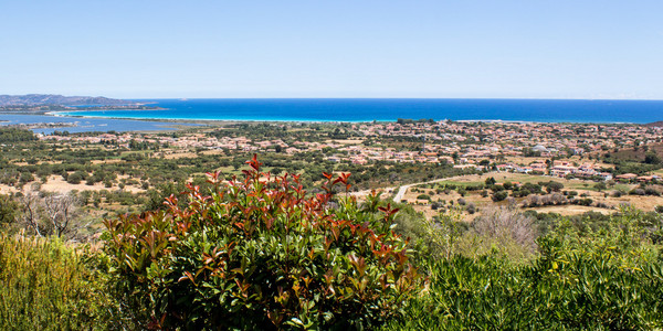 圣特奥多罗在撒丁岛，海岸海景景观我