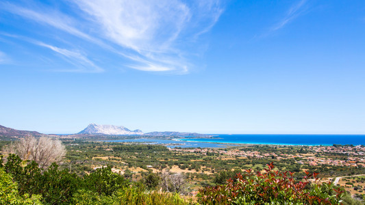 全景视图的撒丁岛特奥多罗圣的海岸