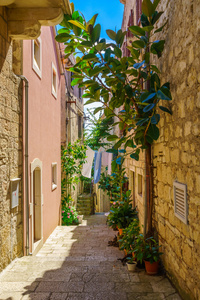 小巷里的科尔丘拉岛，克罗地亚
