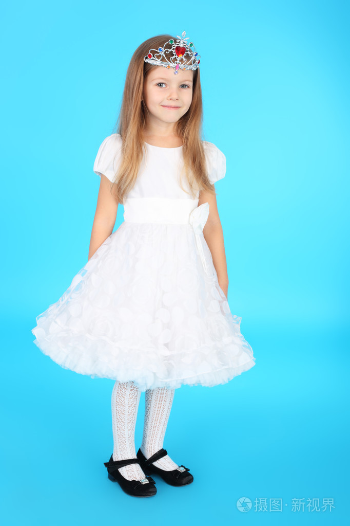 漂亮的小公主的裙子和王冠照片-正版商用图片1jqp1n-摄图新视界