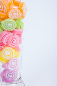 果冻甜，风味水果，糖果甜点多彩在玻璃上 wh