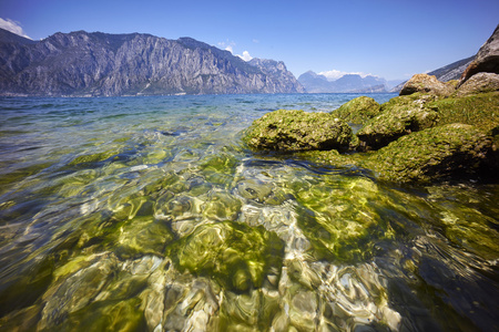 山与河流湖泊