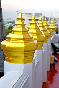 屋顶金庙曼谷天空线寺庙