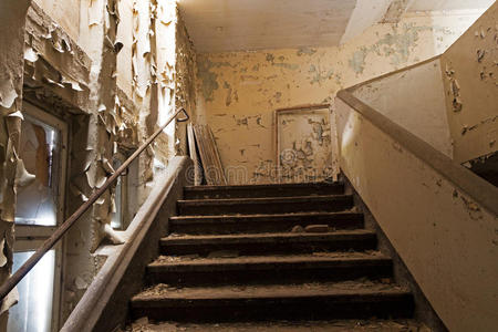 破房子动漫图片