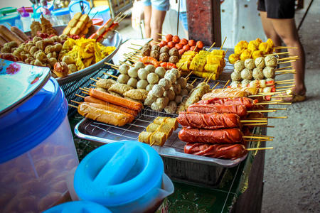 泰国街头美食油炸香肠和