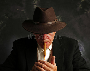 点烟器点烟图片