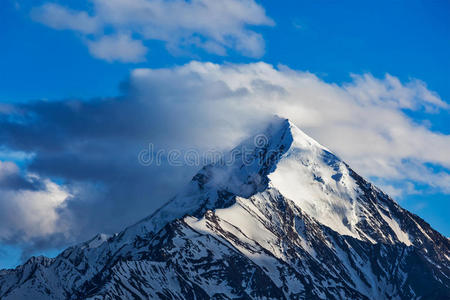 喜马拉雅山脉的雪山顶