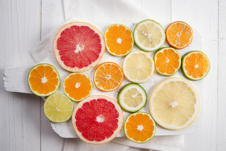 柑橘类水果的颜色