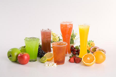 植物纤维冰席各种混合果汁.照片