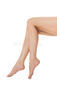 优雅的长裸腿女性