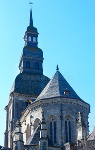 法国迪南圣萨维尤大教堂