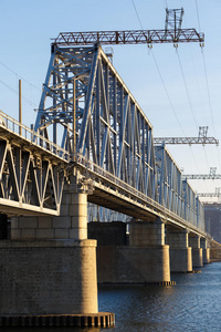 冬河铁路桥