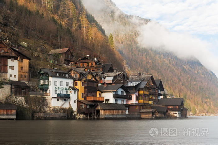 奥地利阿尔卑斯山哈尔斯塔特湖的历史建筑