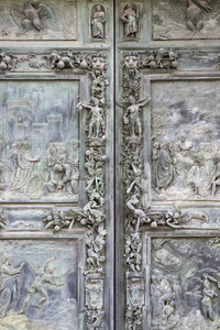 比萨大教堂青铜门